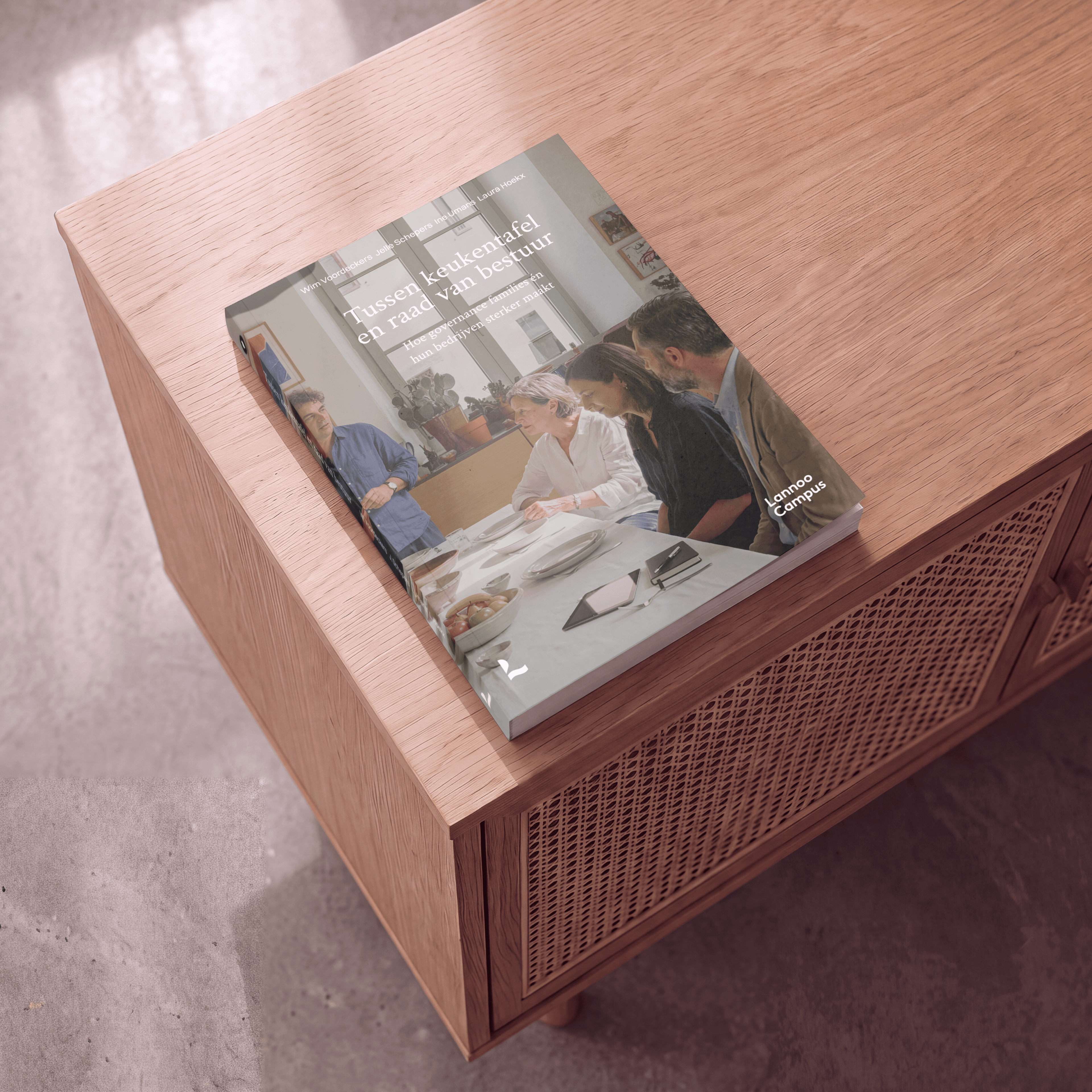 Tussen keukentafel en raad van bestuur Cover